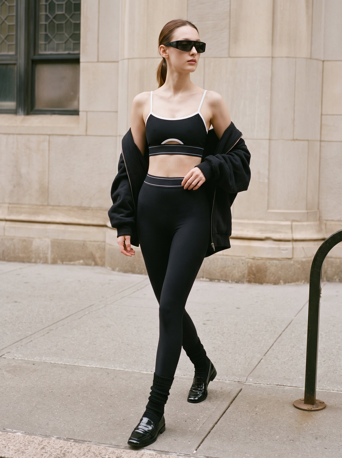 Women's High-Waist Leggings with Contour Waistband in Black