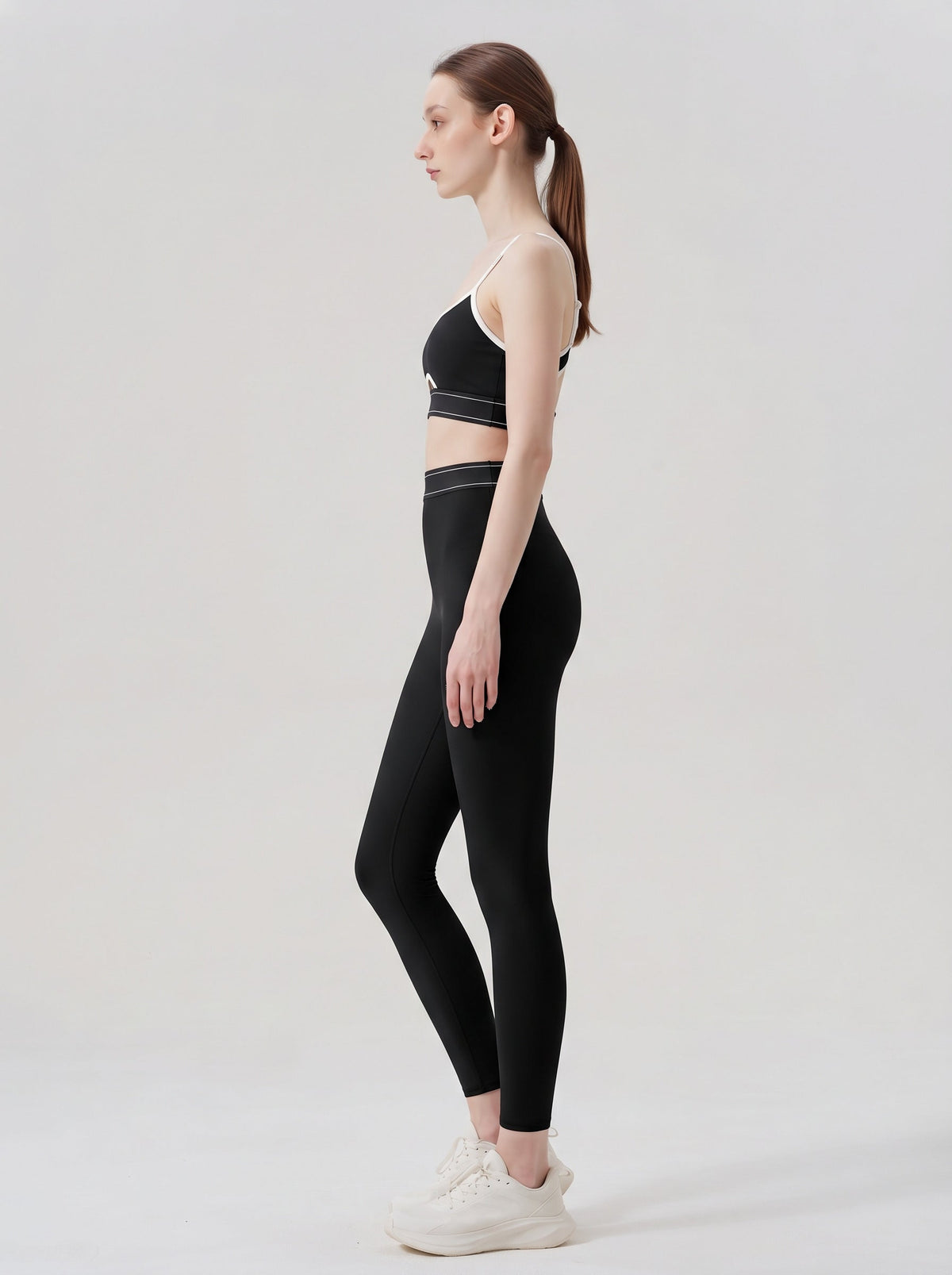 Women's High-Waist Leggings with Contour Waistband in Black – photo 3