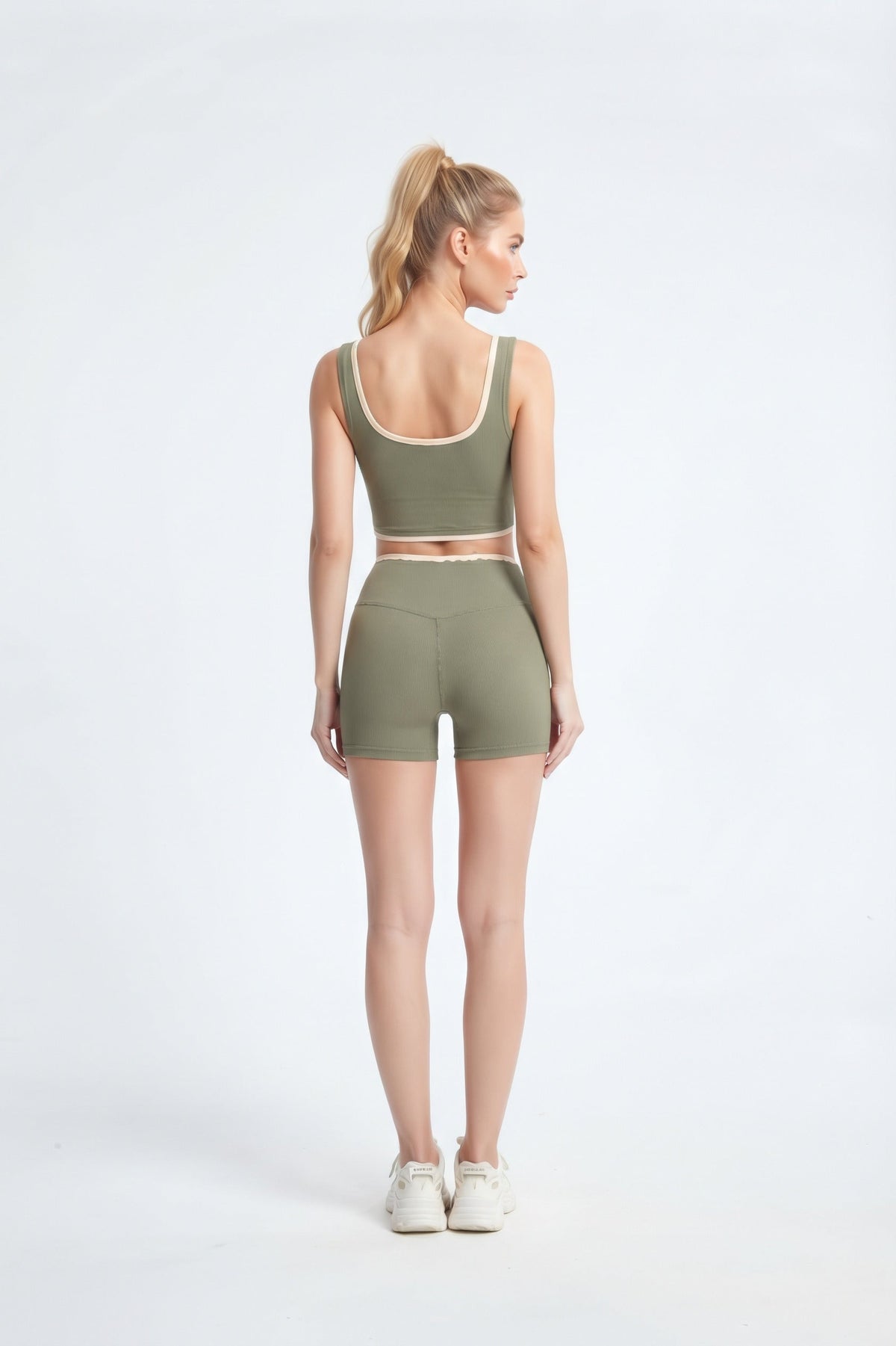 Women's Scoop Neck Contrast Trim Sports Bra Top in Green – photo 5